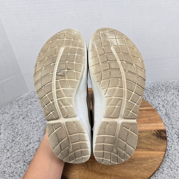 Oofos Womens 10 Oomg eeZee Low Top Taupe Recovery Comfort Casual Slip On Shoe - Picture 9 of 12